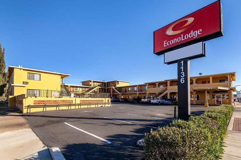 Econo Lodge University 土桑 外观 照片