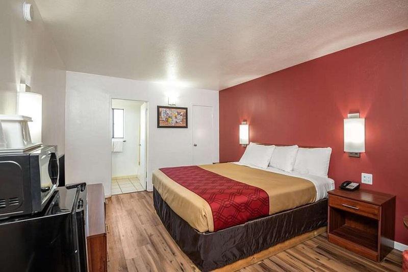 Econo Lodge University 土桑 外观 照片